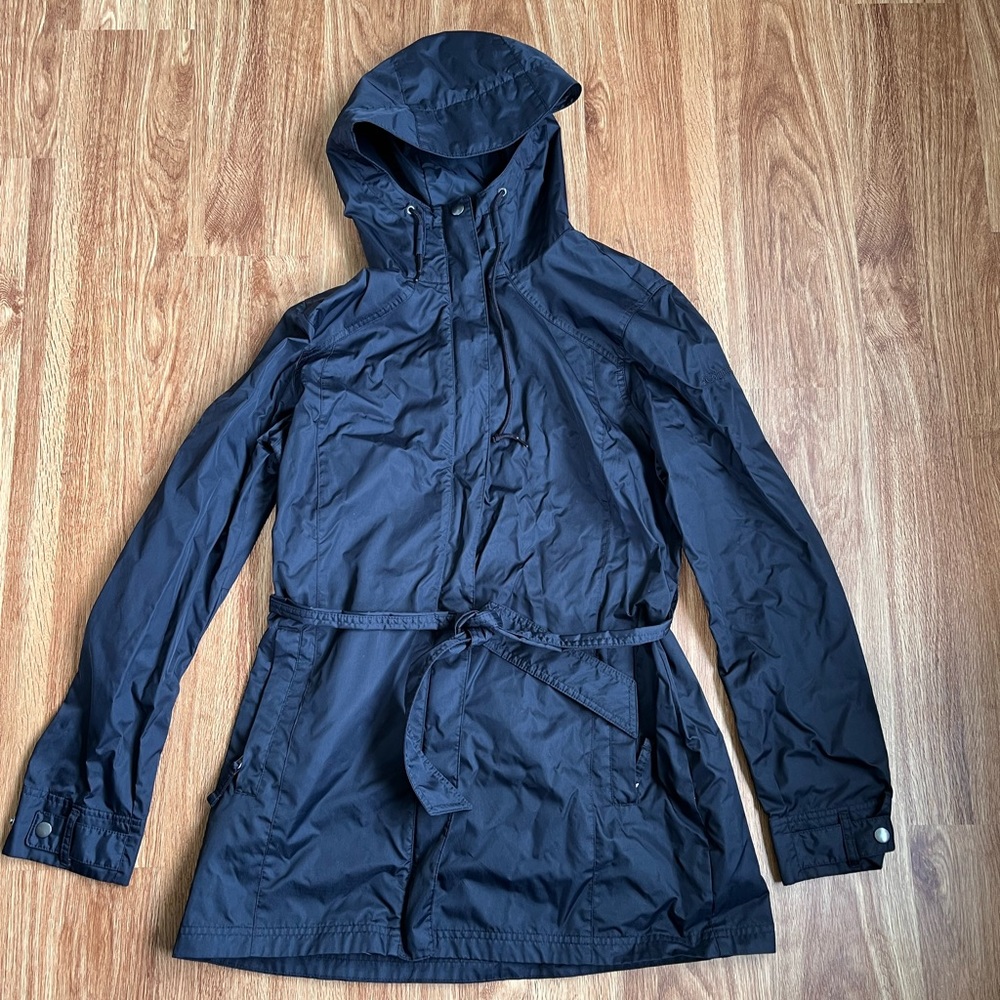 Black Columbia raincoat size L